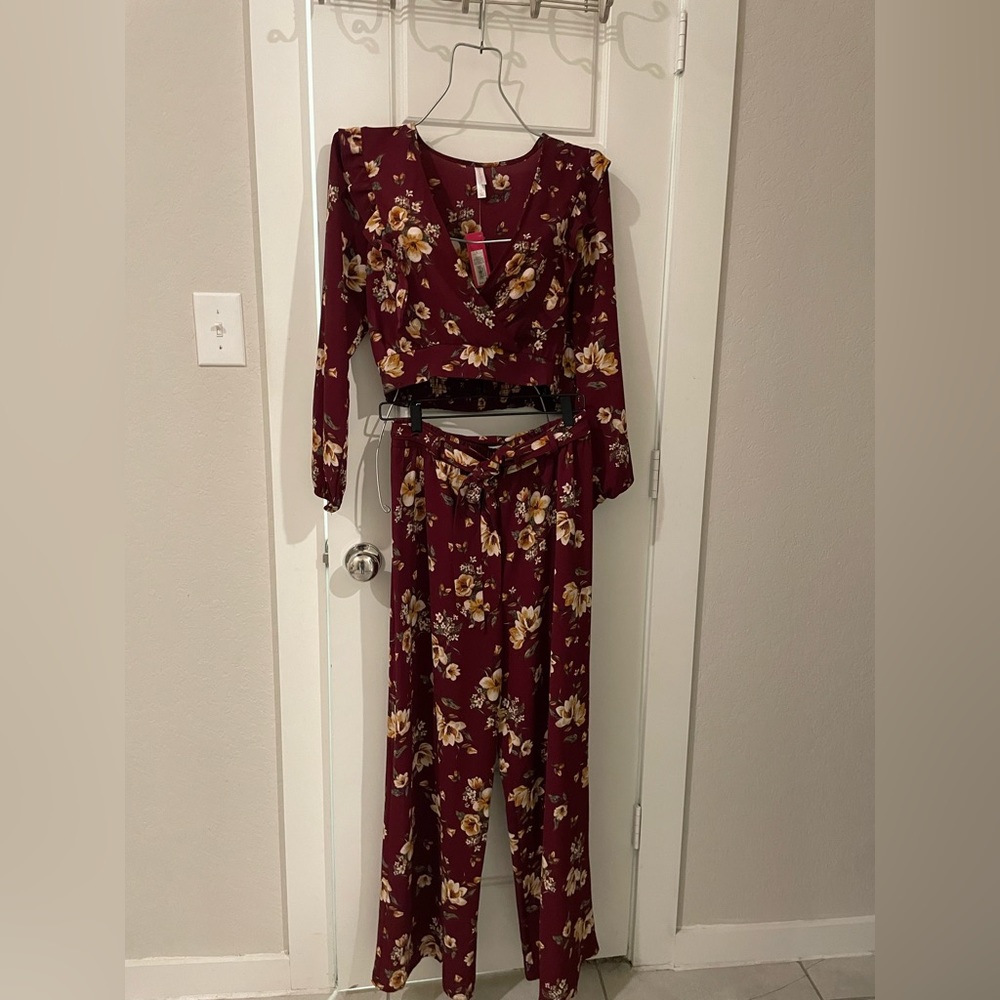 Two piece set Women’s set* READ DESCRIPTION